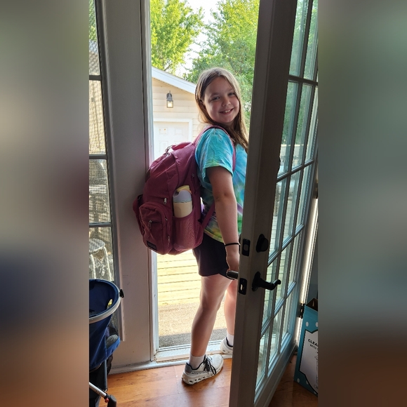 Meet your Poshers, Lindsay, Eila & Emma - Picture 5 of 5